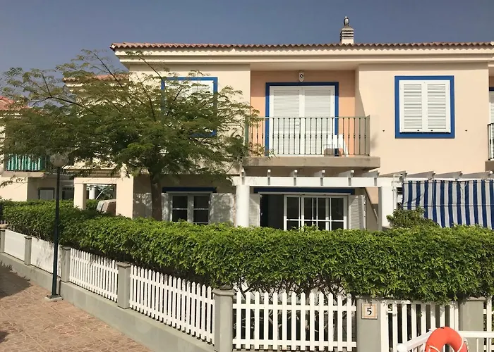 - Casa Yairan *